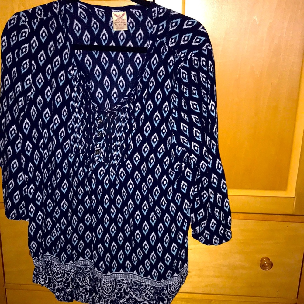 Mid-long sleeved dress shirt